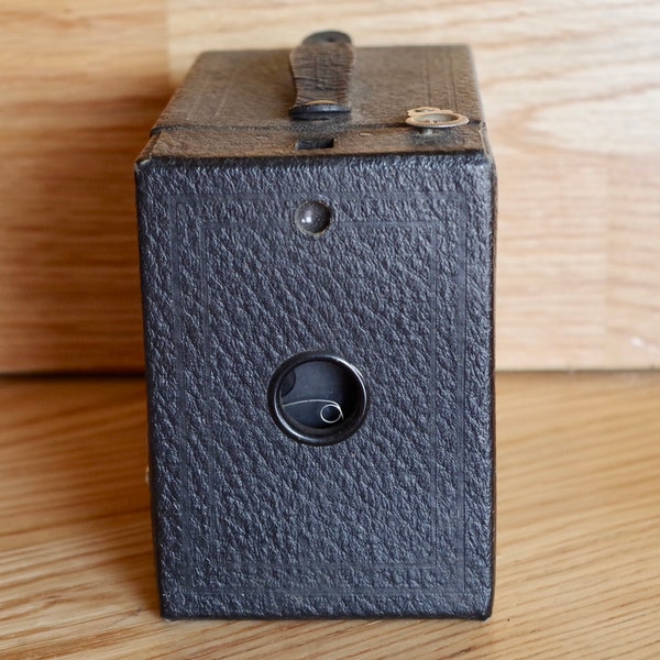 Vintage Kodak Cartridge Hawk Model C Box Camera