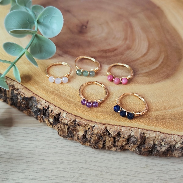 Beaded Crystal Ring | Gold One-Size | Rose Quartz, Amethyst, Rhodonite, Lapis Lazuli, Aventurine | Boho Jewellery | Dainty Gemstone Ring