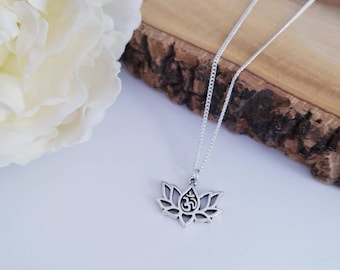 *UK* GOLD PLT LOTUS FLOWER PENDANT NECKLACE HOLLOW LEAF WATER NAMASTE YOGA CHARM *UK* GOLD PLT LOTUS FLOWER PENDANT NECKLACE HOLLOW LEAF WATER NAMASTE YOGA CHARM