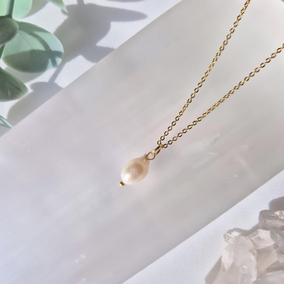Gold Freshwater Pearl Necklace: Elegant 18k Gold Plated Chain