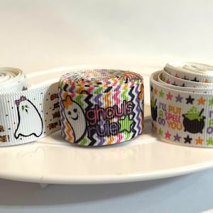 7/8&quot; ghost grosgrain ribbon,grosgrain ribbon,ghost hair bow,ghost ribbon,ghost grosgrain,ribbon,ghost bow,halloween ribbon,halloween ghost