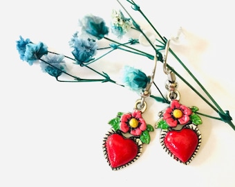 Boucles d'oreilles Frida, Boucles d'oreilles coeur, Boucles d'oreilles coeur peintes à la main, Boucles d'oreilles coeur en argent peintes à la main, Bijoux mexicains, Corazon Aretes, Charm coeur