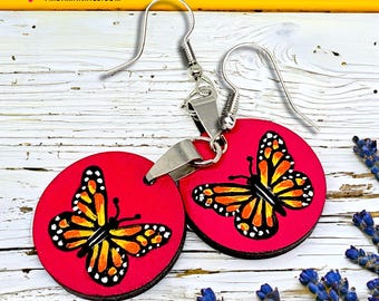 Pendientes de mariposa de madera pintados a mano, pendientes de mariposa monarca, joyería mexicana, aretes mariposa, arte popular mexicano, regalo de cumpleaños, abanicos de Frida