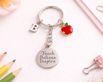 Chaveiro personalizado para professor(a), chaveiro com inicial, presente de agradecimento ao(à) professor(a), presente para o(a) melhor professor(a) de todos os tempos, presente de fim de ano, chaveiro personalizado