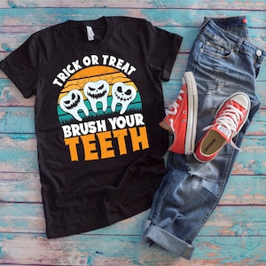 Chemise de dentiste d&#39;Halloween | Des bonbons ou un sort Brossez-vous les dents | Cadeau Spooky Dental Squad