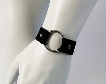 Elastic O-ring Wrist Cuff Bracelet, Black Elastic Bracelet With Metal O-ring Accent Piece, Unisex Bracelet - Handmade