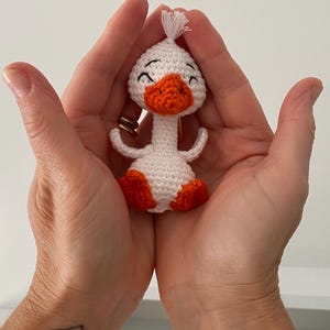 Spilla amigurumi papera Piccola oca all'uncinetto Regalo perfetto per te