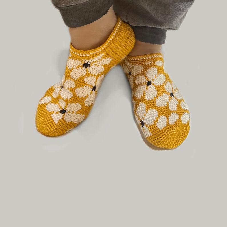 crochet socks pattern, crochet slippers pattern, PDF pattern, sock for her, toe up crochet sock pattern, tapestry crochet , flower sock image 3