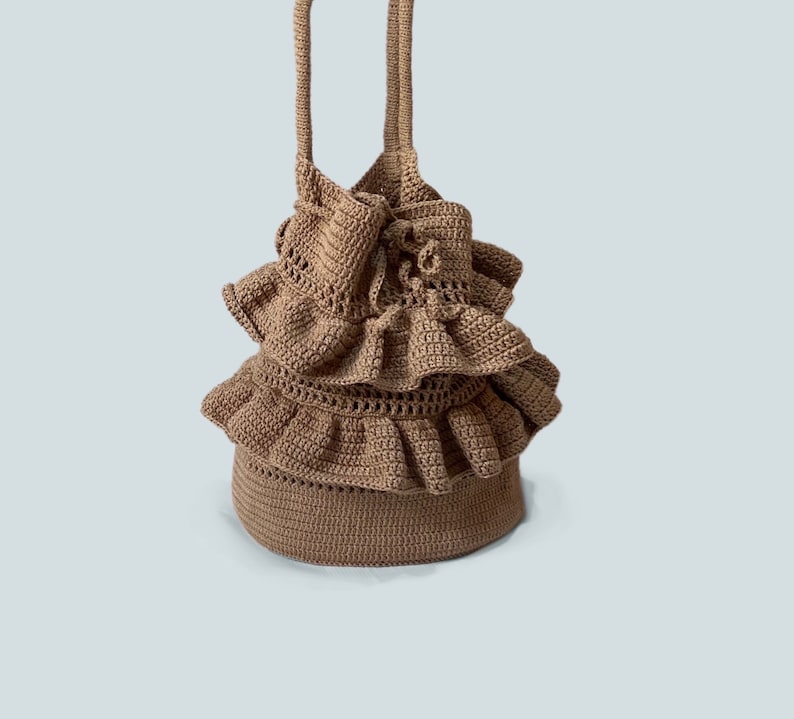 Crochet Ruffle Tote Bag Pattern – Easy to Follow Market & Beach Bag ...