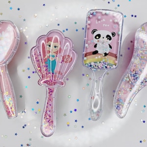 Cute Rattle Tangle Brush // tangle taming // hairbrush // kids hairbrush // hair loss hairbrush // sensory brush
