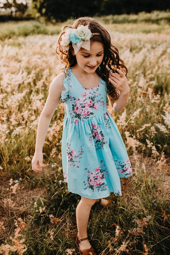 Country dress shop ups