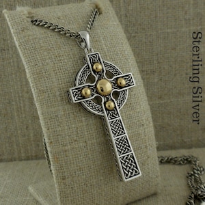 Sterling Silber .925 und 10K schweres irisches keltisches Kreuz, hergestellt in Irland von Solvar 20 "Sterling Silberkette in Geschenkbox