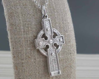 Ciondolo Croce Di Brigida – Collana Celtica Irlandese – Peltro Argento – 46 Cm Catena Inclusa