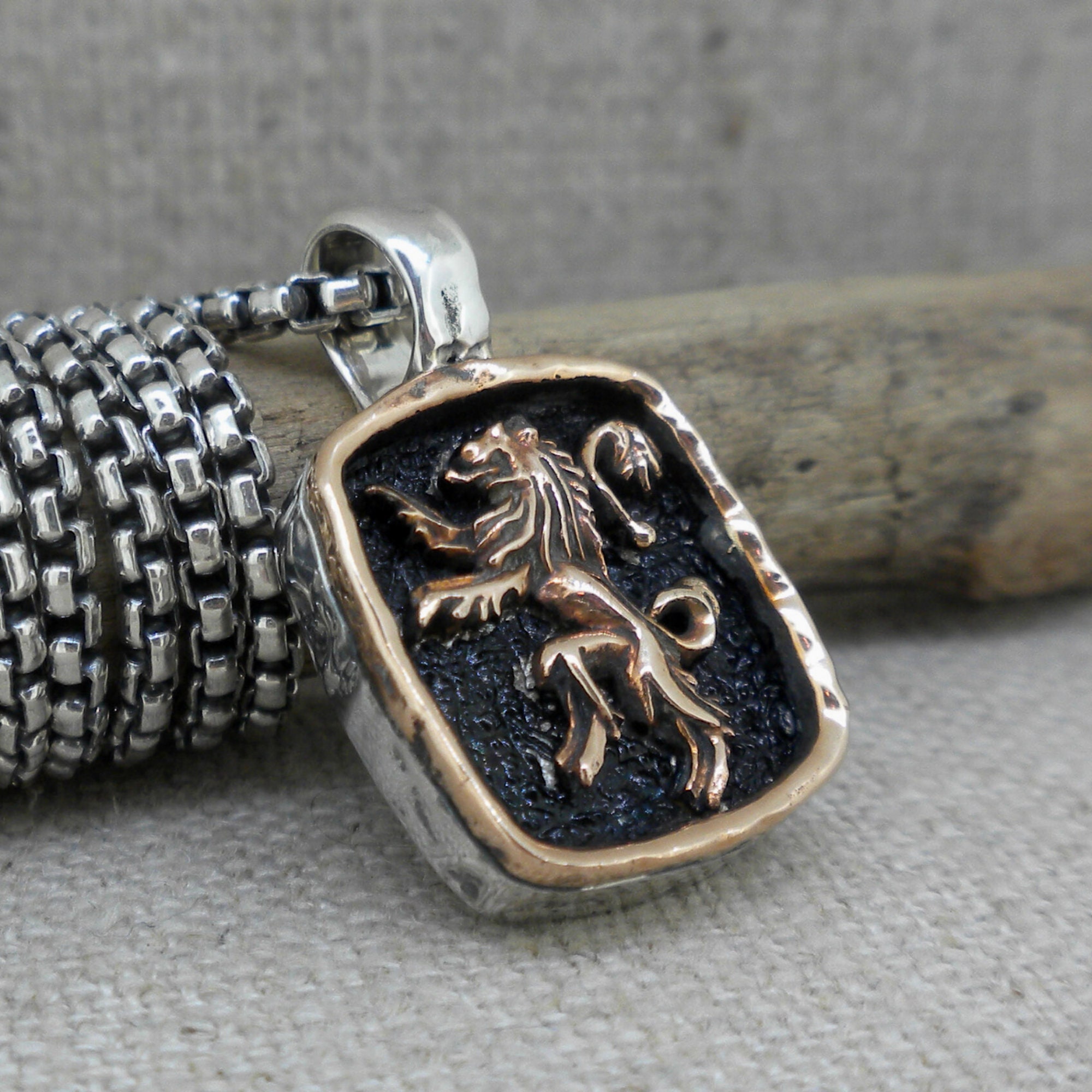 レザトレ　RAMPANT LION PENDANT Rampant Lion Pendant Diamond Accent .22 Carat tw 14K Gold