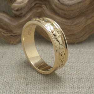 Size 10 14K Yellow Gold Corrib Claddagh Wedding Ring Made in Ireland by FADO Polished Finish Gift Boxed