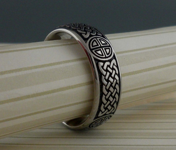Celtic Shield Celtic Knot Wedding Ring in Titanium Made in the