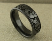【日曜限定最終値下げ】CELT&COBRA TURQUOISE RING Celtic Claddagh Wedding Ring in Black Zirconium 8 Mm Wide