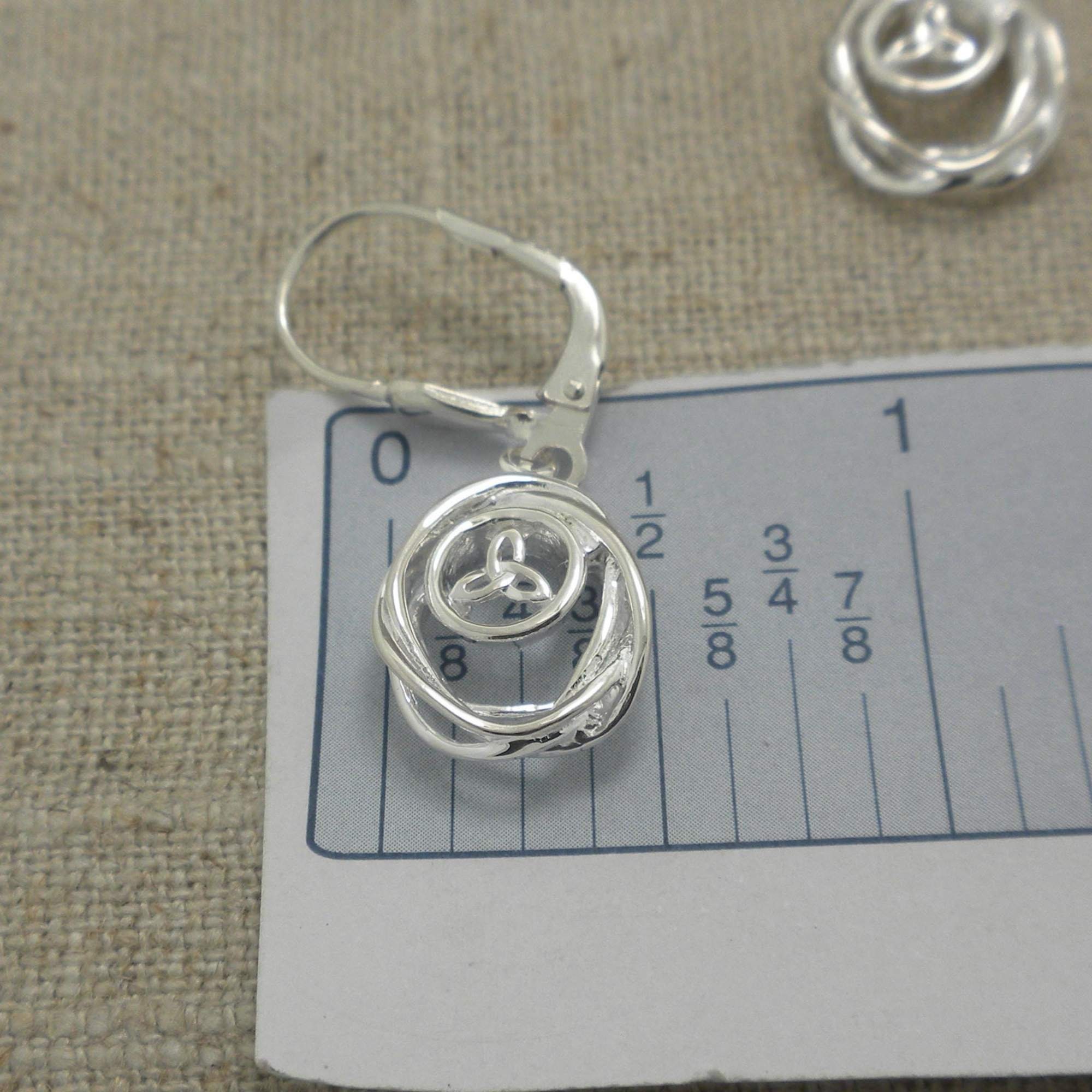 Withlovesilver 925 sterling Silver taglio rotondo fuori albero della vita celtico Trinity orecchini