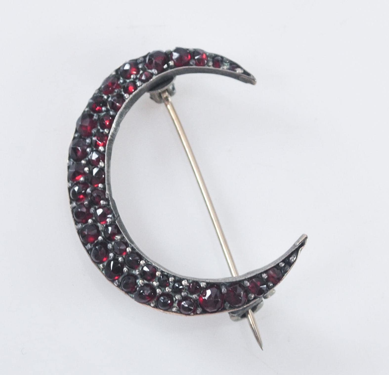 Antique Bohemian Garnet Crescent Moon Brooch - Etsy 日本 Antique Bohemian Garnet Crescent Moon Brooch - Etsy 日本