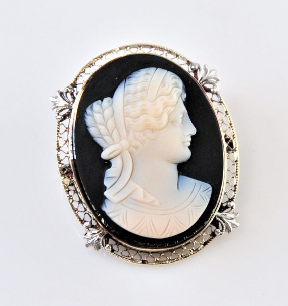 Antique 14K Gold Cameo on Black Stone Brooch - image 1