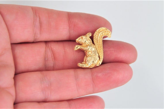 14K Gold Squirrel Brooch Pin - image 7