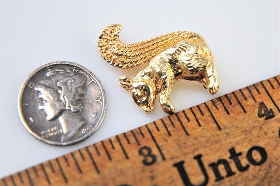 14K Gold Squirrel Brooch Pin - image 2