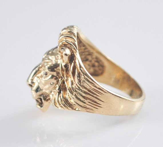 14K Gold Diamond Lion Head Ring - image 4