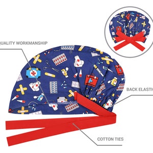 Peut inclure: Chapeau de chirurgien bleu avec un imprim&eacute; m&eacute;dical rouge et blanc. Le chapeau a une cravate rouge qui peut &ecirc;tre nou&eacute;e &agrave; l'arri&egrave;re du cou. Le chapeau est en coton et a un &eacute;lastique &agrave; l'arri&egrave;re.