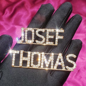 Broches personalizados con frases célebres, prendedores con nombre y diamantes de imitación, prendedores de solapa con letras o números personalizados, joyas y accesorios personalizados