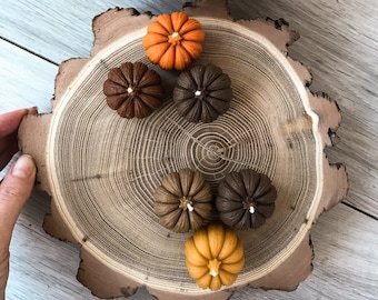 Mini Pumpkin Candles / Pumpkin Decor / Thanksgiving Candles / Halloween Decoration / Fall Home Decor / Autumn Candle