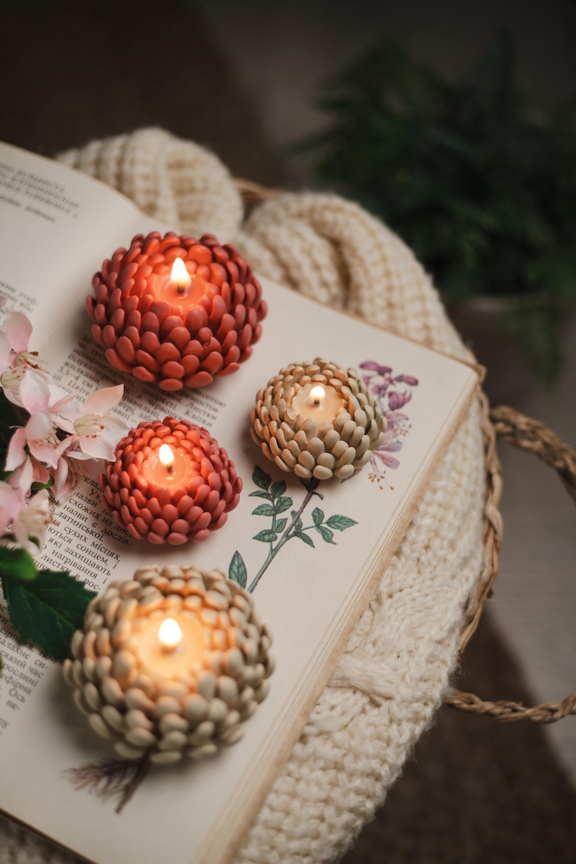 Flowers Candles, Beeswax Chrysanthemum Candle, Wedding Favors, Decorative Candle, Gift for Mom, Home Decoration, Home Decor
