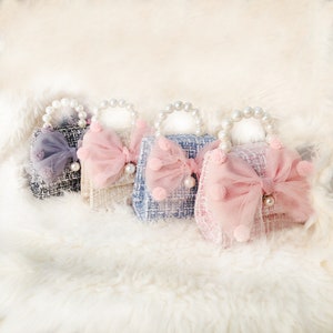 Sac de fille de fleur avec noeud personnalisé pour mariages et événements avec nom, sac à bandoulière pour tout-petit, sac à main de petite fille, cadeau d'anniversaire