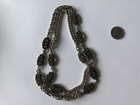 Long brutalist design, silver tone necklace featu… - image 4