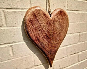Extra Große Massivholz Herzen - Handgefertigte Rustikale Hängende Liebesherzen aus Holz - Geschenk / Hochzeit / Valentinstag