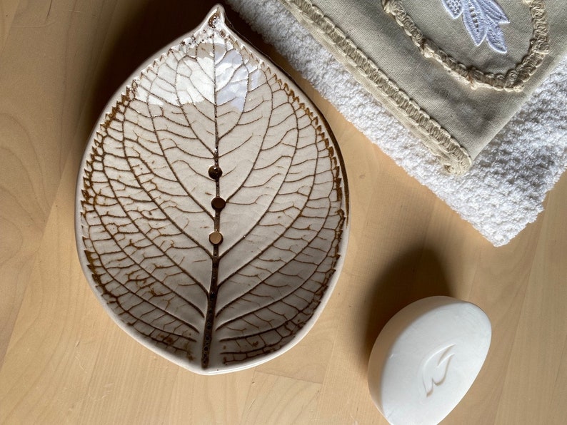 ceramic soap dish leaf shaped with holes, leaf print ceramic with drainage 画像 10