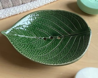 ceramic soap dish leaf shaped with holes, leaf print green glazed ceramic soap holder with drainage