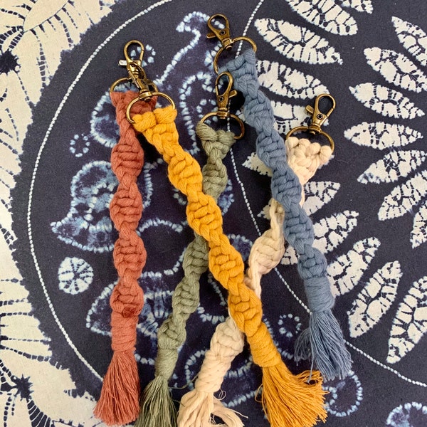 macrame key chains/purse charms