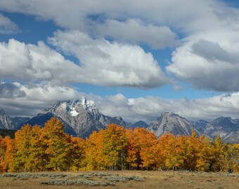 fall photograph of Mount Moran in Grand Teton National Park, landscape photography