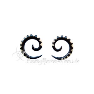 Medidores espirais de chifre de búfalo com incrustação de osso - par