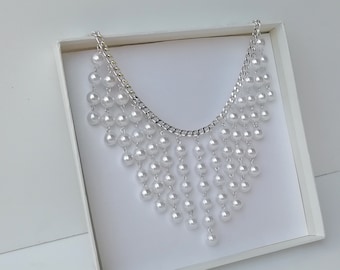 Broche Vintage Cascade De Perles Blanches Sur Chaînettes - Rose - Occasion Bon état