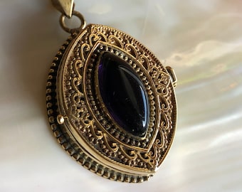 Gemstone Vulva Pendant - Secret Box Pendant  - BrassPendant - Rhombus Pillbox