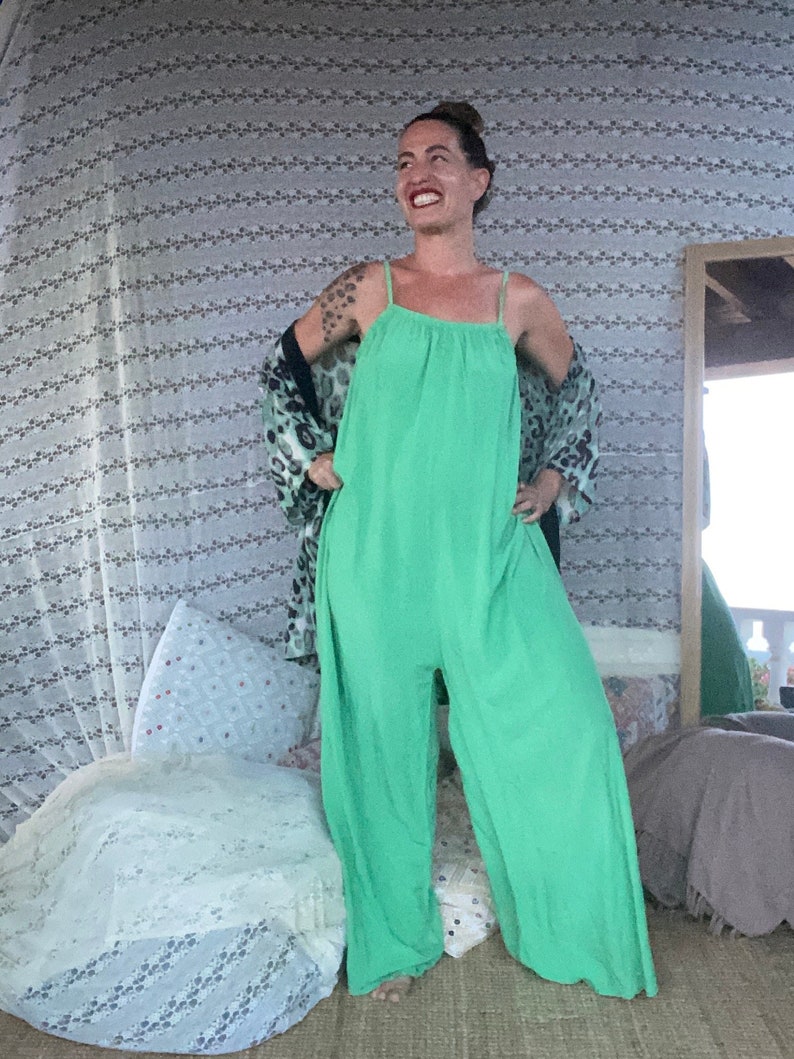 Tuta Jumpsuit 100% viscosa, taglia libera. Lungo e largo giorno e notte ideale per l'estate immagine 4