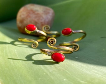 Anneau réglable avec petite gemme Corniola Rouge- Pierres d’anneau réglables - Golden Boho Ring Laton - Foot Ring -Pink Ring-