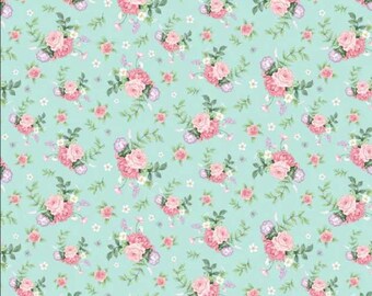 Tecido acolchoado de algodão azul claro floral Little Wren Cottage 1/2 JARDA