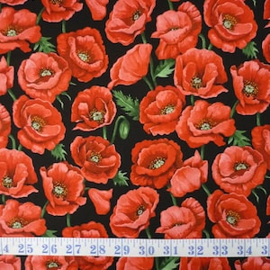 Grand champ de coquelicots rouges ANZAC tissu à courtepointe en coton sur fond noir 1/2 yard