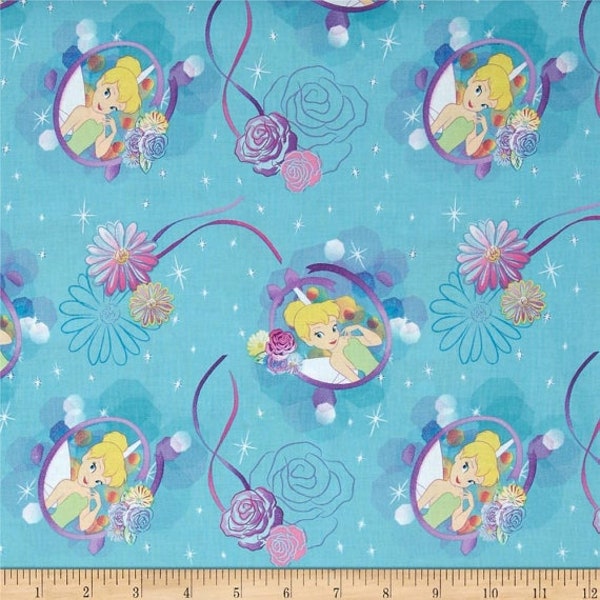 Disney Tinkerbell Petal Perfect Cameo Blue Background Cotton Quilting Tissu 1/2 YARD