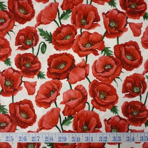 Grand champ de coquelicots rouges ANZAC tissu à courtepointe en coton sur fond blanc, 1/2 yard