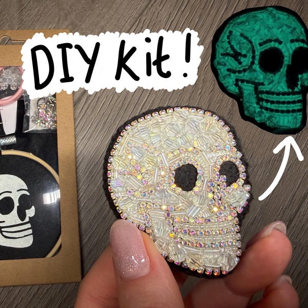 Glow in the Dark Skull kralenbroche/tashangerset