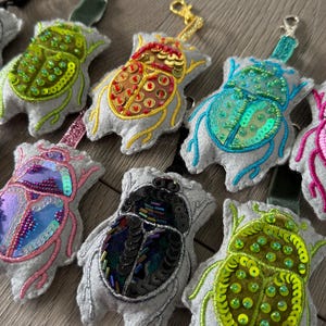 Escarabajo joya - Adornos bordados para bolsos