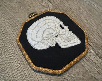 Skull 14.3cm x 14.3cm Octagonal Embroidery Hoop